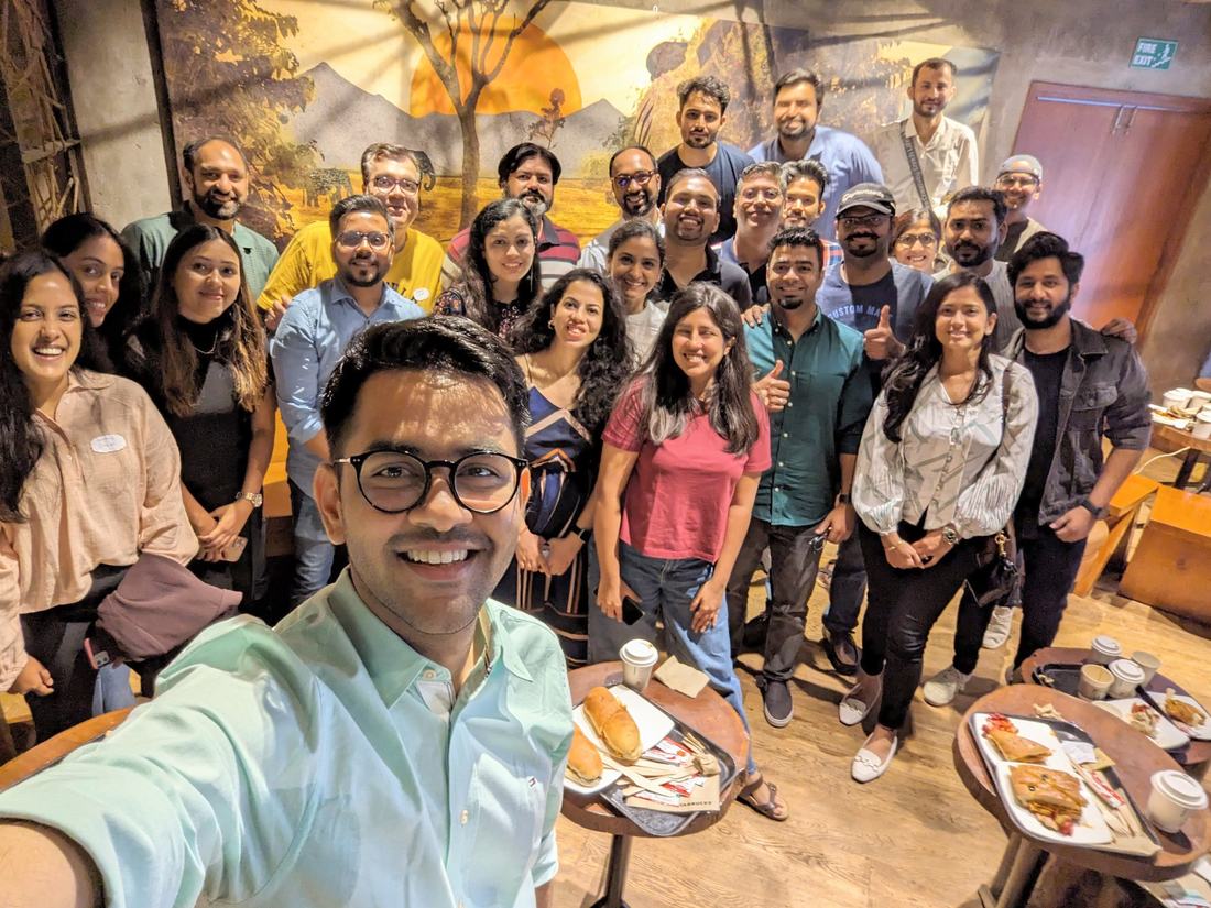 Group photo at the end of a growleadlive meetup